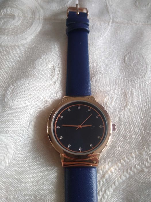 Ceas nou, superb dame