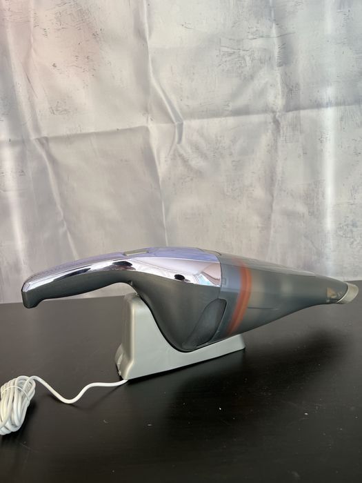 Акумулаторна прахосмукачка BLACK&DECKER - като нова