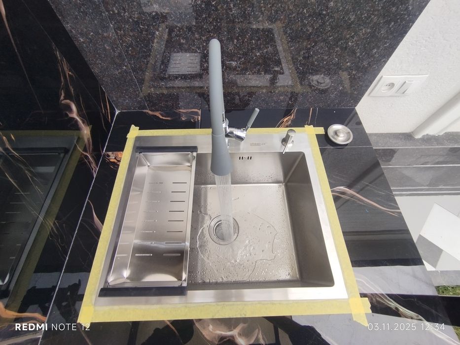 Кухонный мойки и смесители