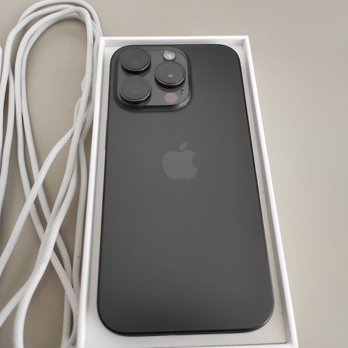 iPhone 15 Pro, 128GB, Black Titanium, 88%
