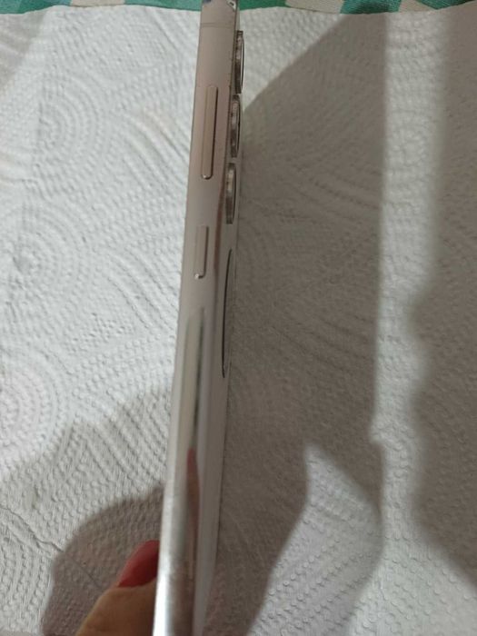 Продавам samsung galaxy s23
 Изключително запазен.