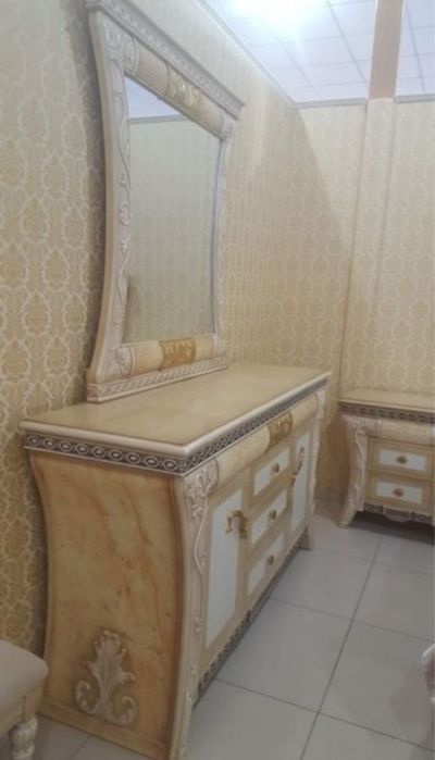 Спальный гарнитур