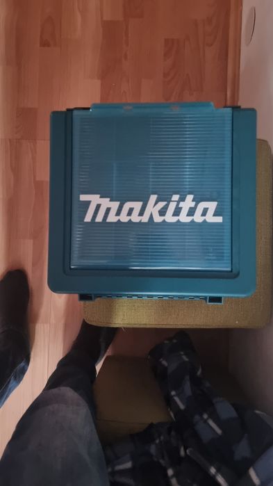 masina de găurit makita