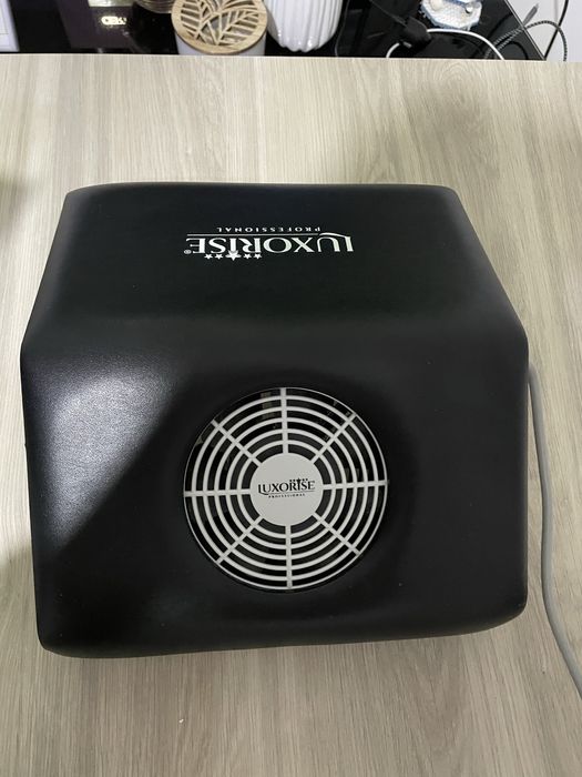 Aspirator manichiura