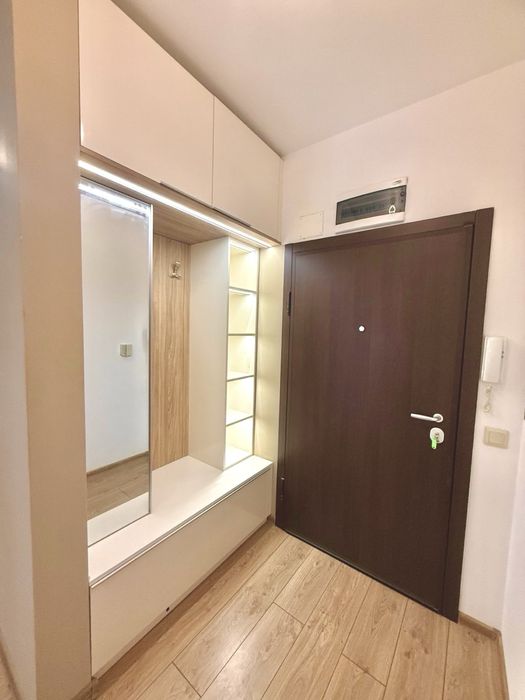 Тристаен апартамент с двор, в луксозен комплекс в Студенски Град