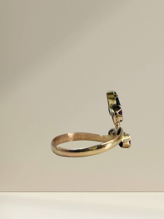 Пръстен с диамант ,сапфир, рубин и аметист