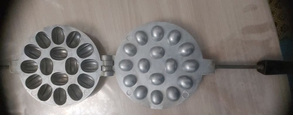 Формы для печенья и орешница