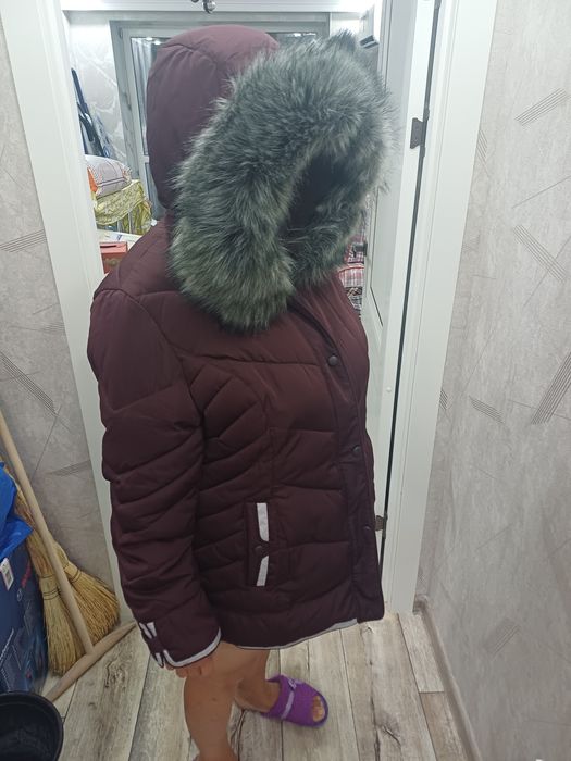Продам куртку,бордового цвета.