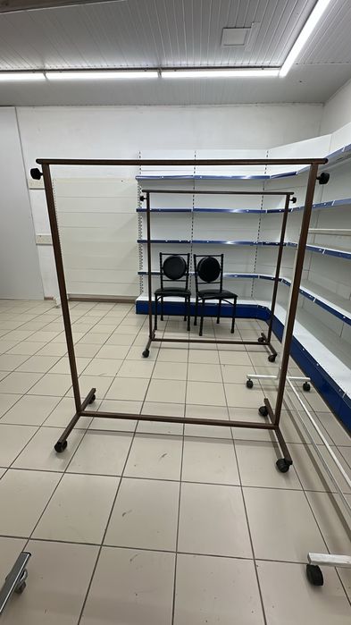 Ресепшен сатылады столымен бірге