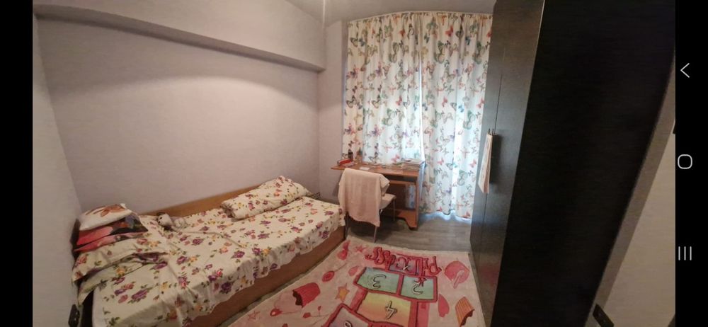Inchiriez apartament 4 camere Centru Targoviste Mobilat  !