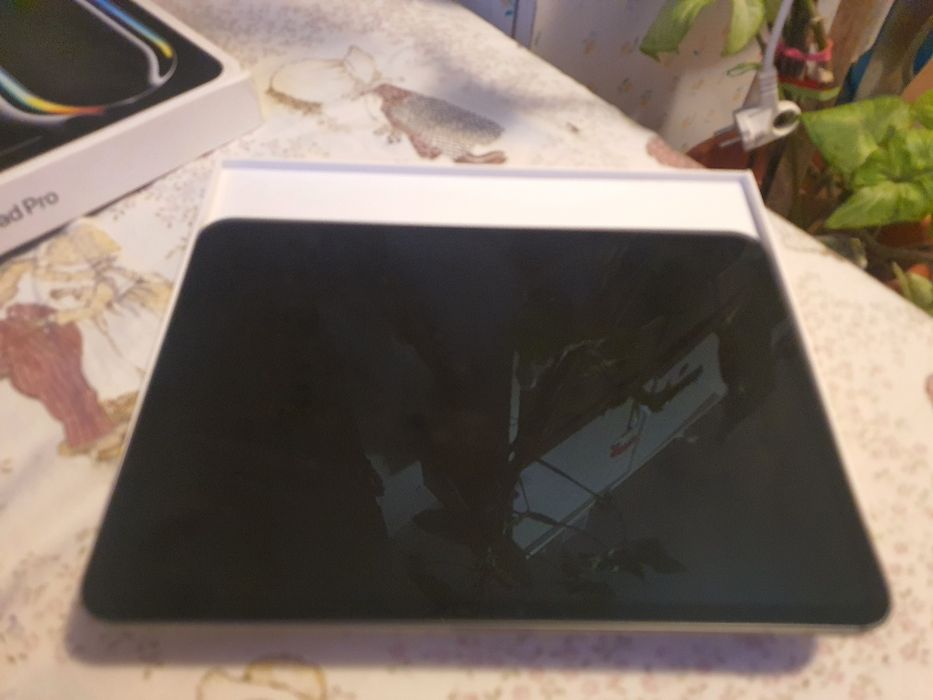 ipad 11 pro m4 2024, 256gb, 8gb ram , fara sim