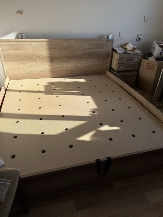 Употребявана Спалня 180/200см + 2 нощни шкафчета , транспорт до 50км