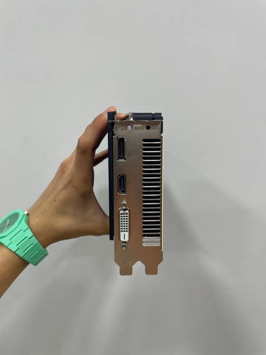 RX580 8 Gb  Yangidek