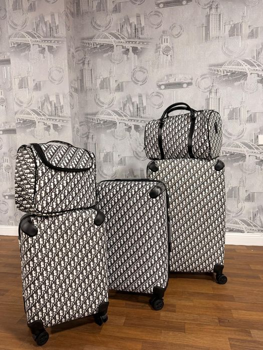 Чемодан 5 в 1      три чемодана две сумки