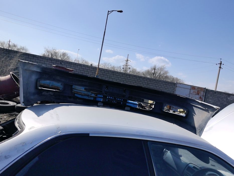 Тойота Виста VS43 перед бампер оригинал.