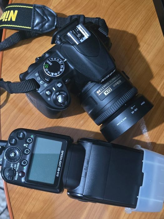 Ap foto Nikon d3100 + blitz sb 910