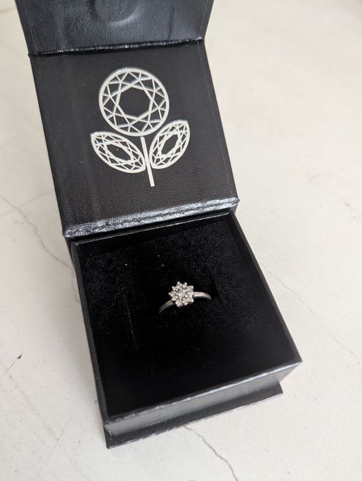 Кольцо помолвочное