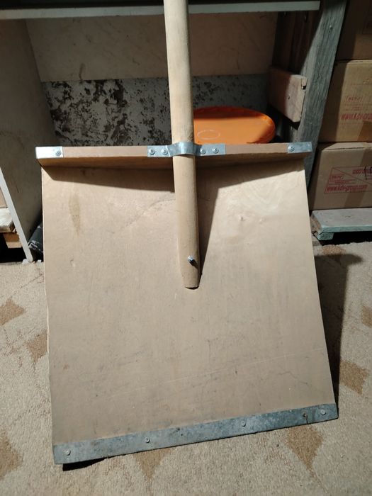 Лопата для снега