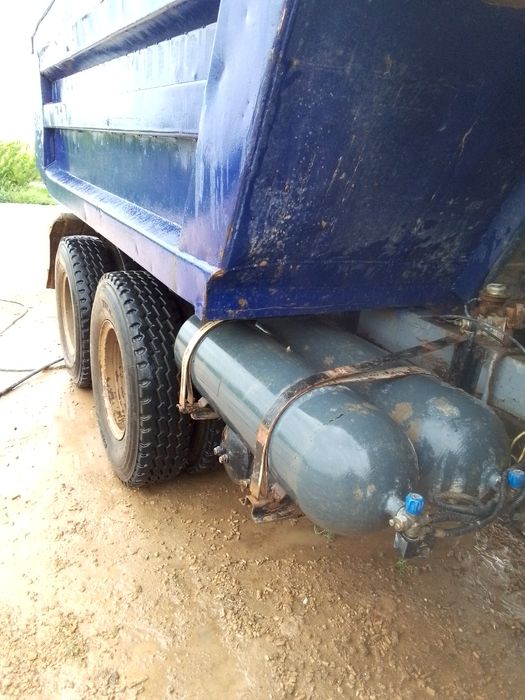 Samasval Kamaz 1985 yili.Metan 8 ta balon yangi.xolati ideal.