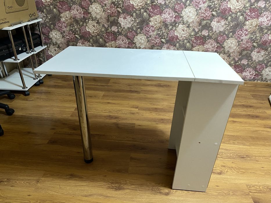 Продаётся маникюрный комплект