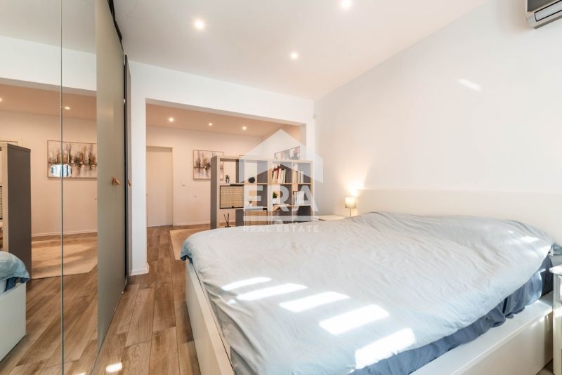 Продава се Двустаен апартамент в Варна, Център - 59 кв.м за 4390 €/кв.м - Снимка #4