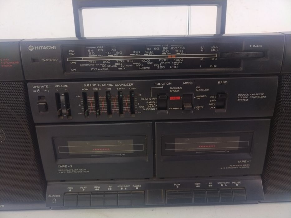 Двукасетъчен радио касетофон HITACHI 
HITACHI  TRK-W530E