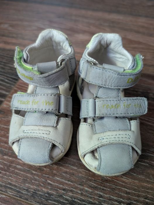 D. D. Step бебешки сандали 19