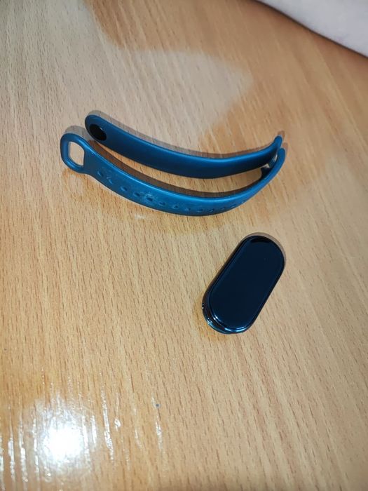 Продам часы MiBand 8