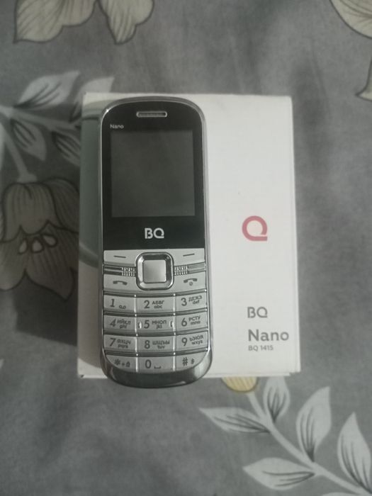 Mini telefon sotiladi