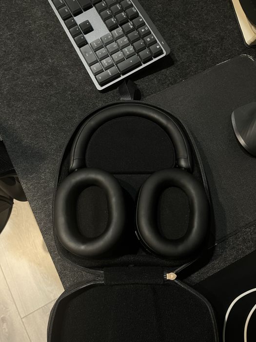 Наушники - Sony 1000XM5