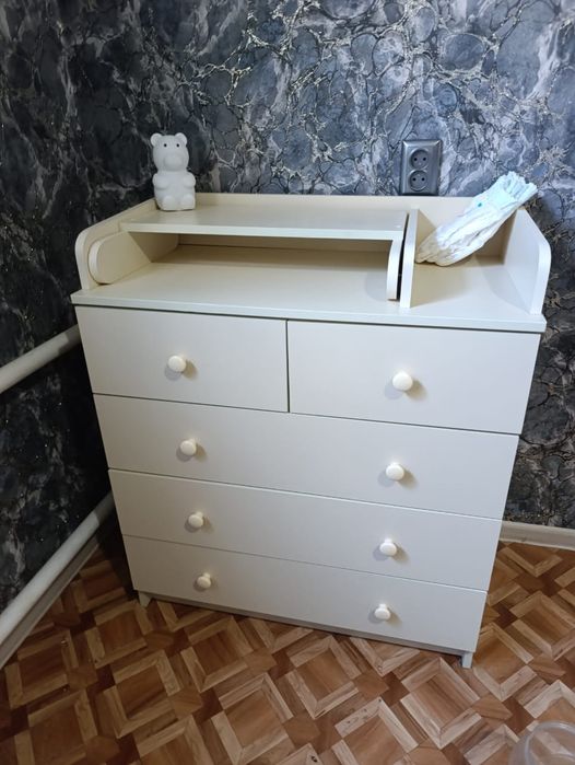 Продаётся пеленальный столик с комодом