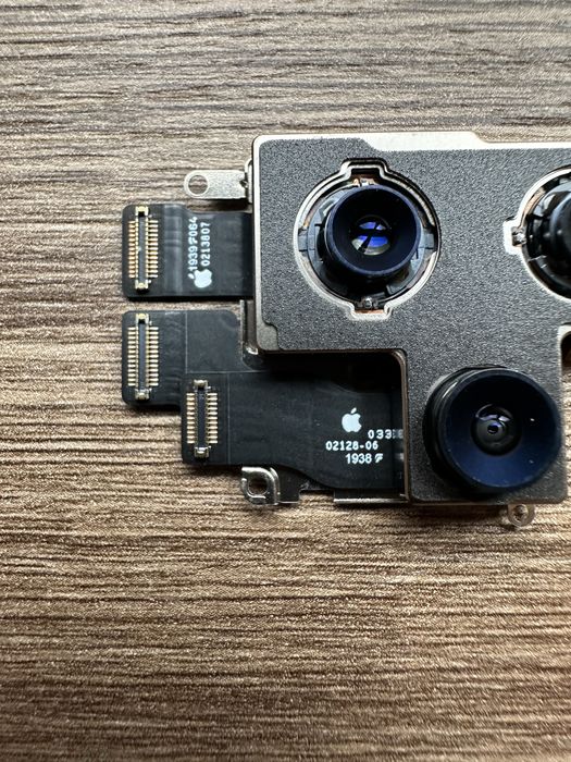 Vand camera spate tripla originala iphone 11 Pro