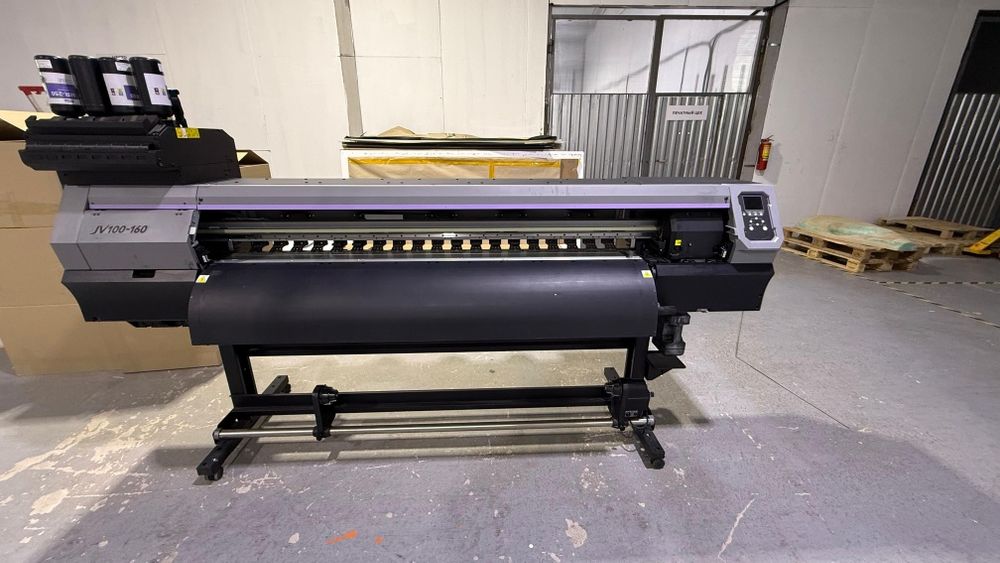 Продаётся экосольвентный станок для печати.