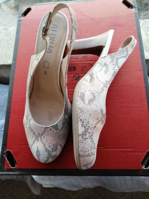 Кожени дамски обувки ALPINA на висок ток