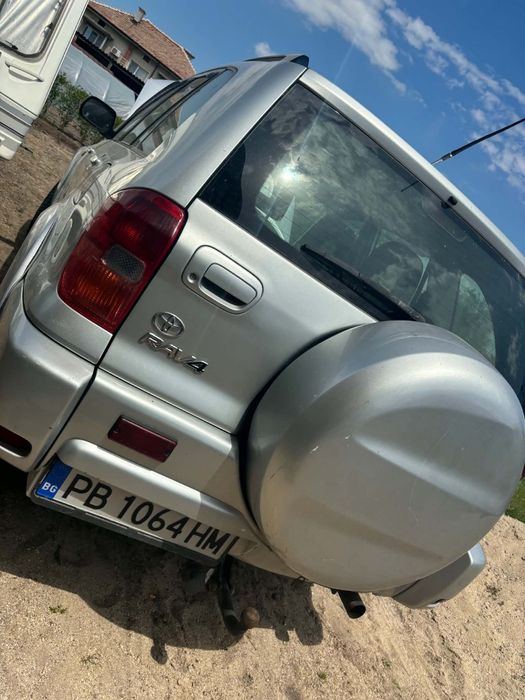 Toyota RAV4 2.0 D4D – На части или цяла