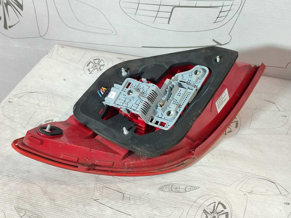 Stop aripa spate dreapta Sedan Mercedes-Benz Clasa C W204 Facelift 2011-2014 OEM A2049060503 (5G3)
