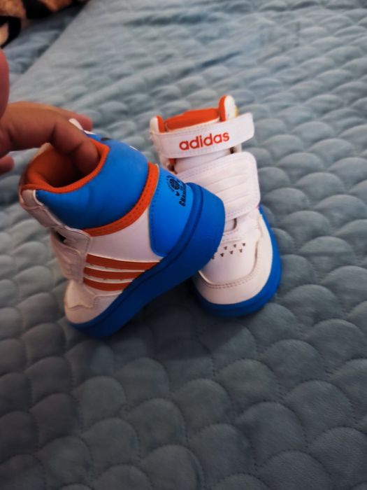 Adidași ghetuțe mărimea 23
