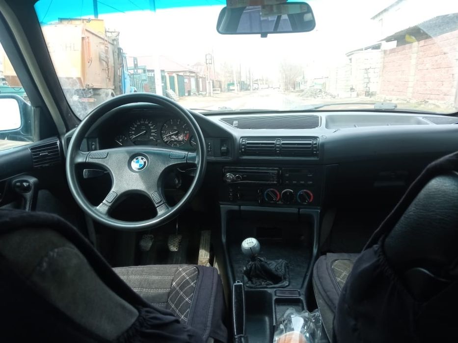 БМВ Е34 объем 2л 1990года