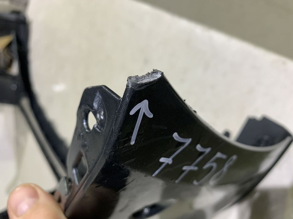 Bara fata Audi A3, facelift, 2016, 2017, 2018, 2019, cod origine OE 8V3807437AF.