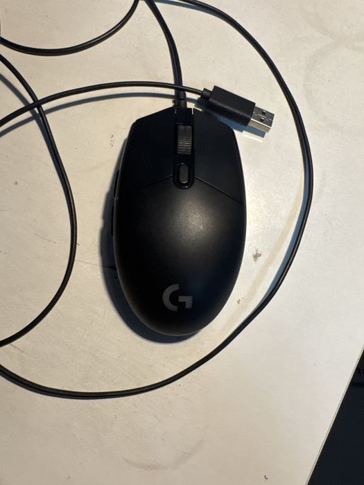 Мышка logitech g304 отдам 7к тг без торга