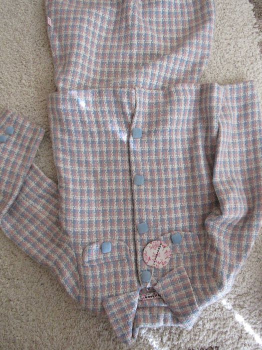 Ново костюмче за момиче с пола и сако размер 150