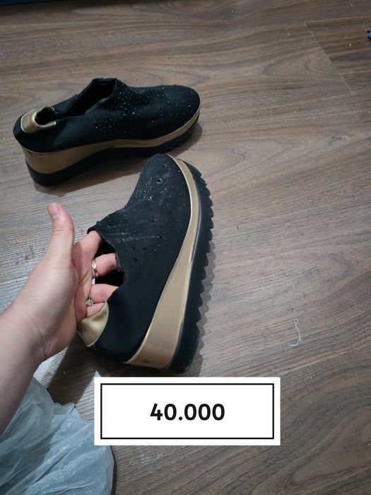 Jenskiy oyoq kiyim arzon narxlarda