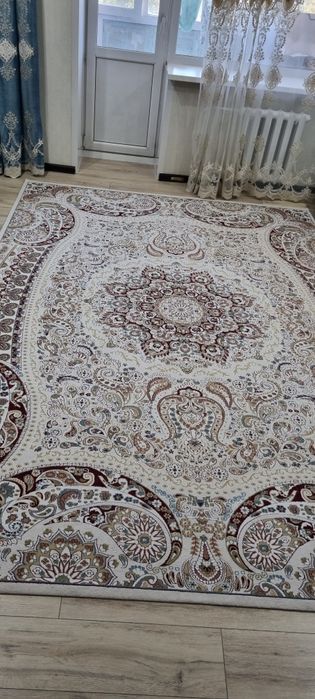 Продам ковер хорошем сост.