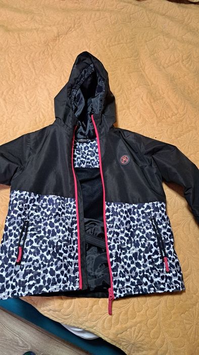 Geacă  toamna-iarnă fete mărimea 134-140