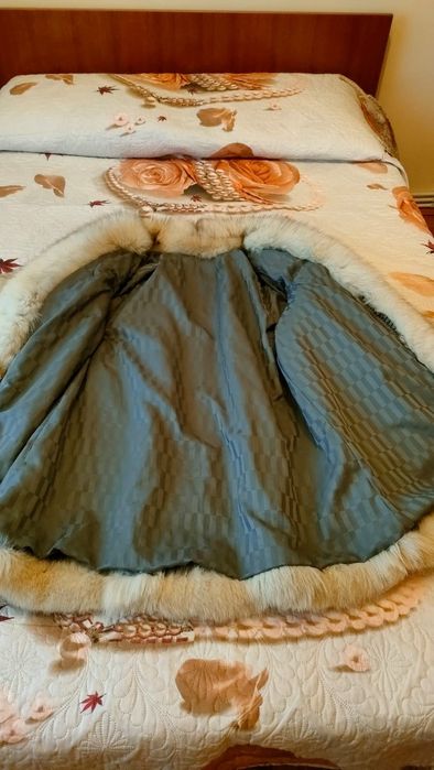 Haina de blana naturala de vulpe polara