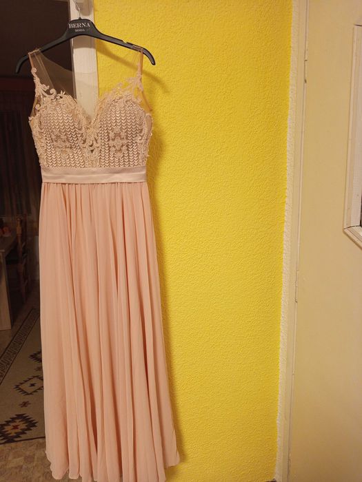 Рокля абитуриентска,ръст S за височина 157см.с обувки с ток 7см.