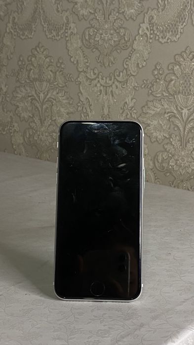 iPhone se 2020 64 гб «СРОЧНО ПРОДАМ»