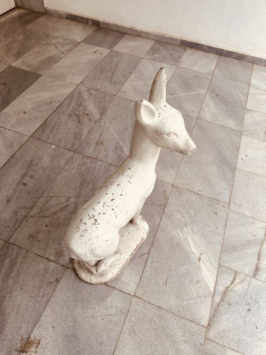 Тежка каменна градинска фигура – сърна / елен, 79 см