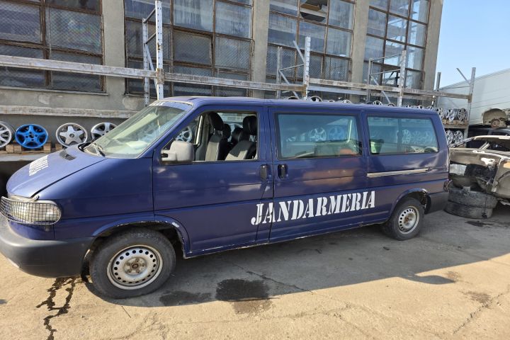 Conducta AC Volkswagen VW Transporter 2003 2.5 TDI Syncro MT (102 hp)