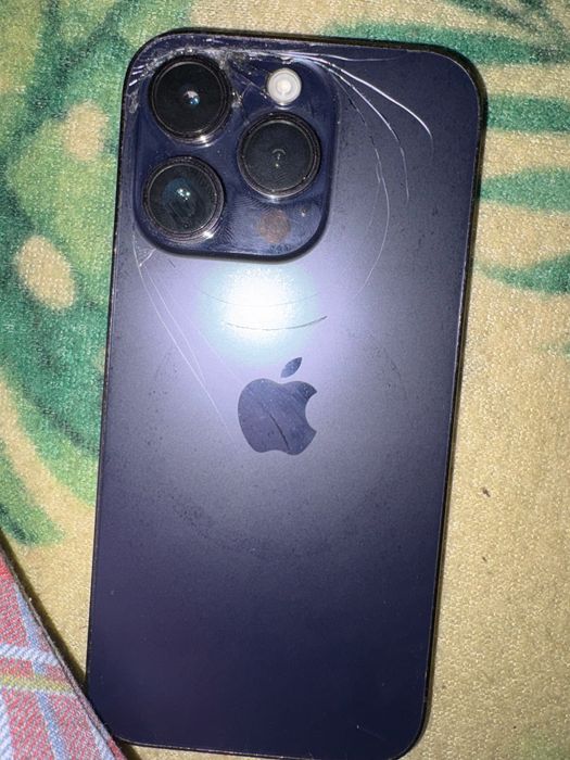 Vând iPhone 14 Pro bun